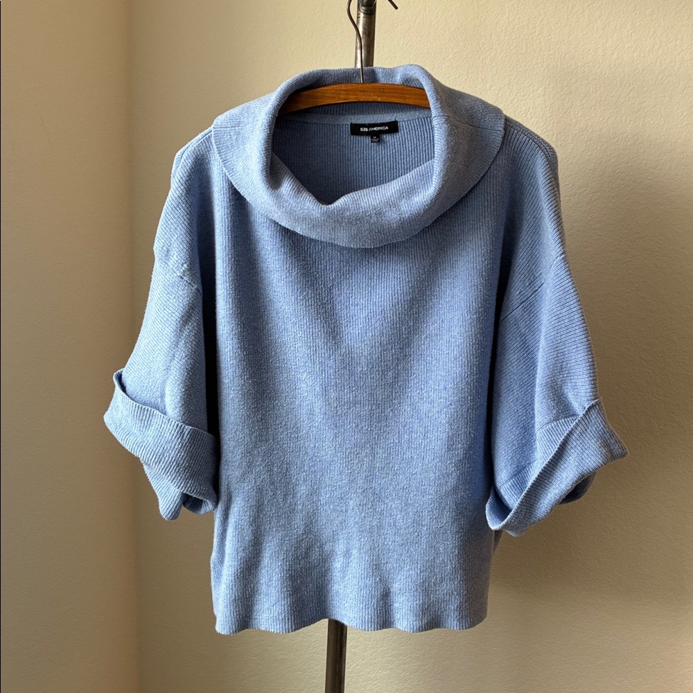 525 America Sz M  Ice Blue crop sweater statement neckline short sleeve coastal